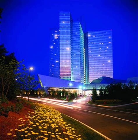 mohegan sun points